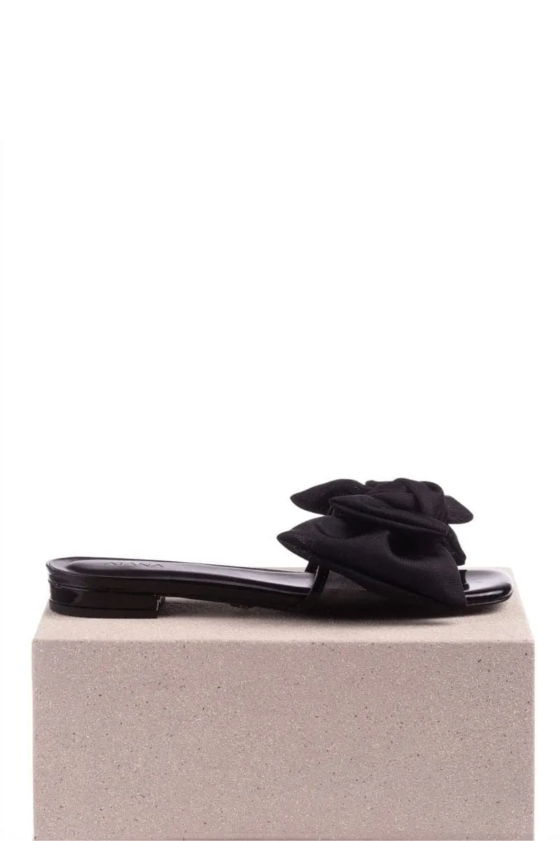 BLACK PATENT BOW SLIDERS