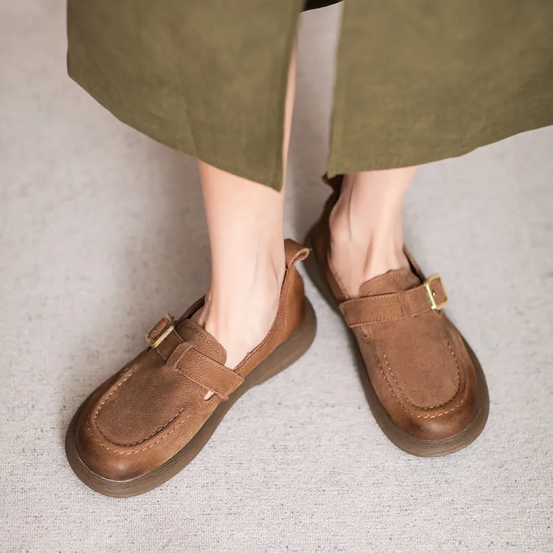 Buckle-fastening Soft Shoes Retro Leather Loafers for Women in Brown/Apricot