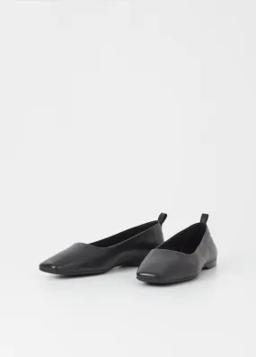 Delia flat Leather Black - Vagabon