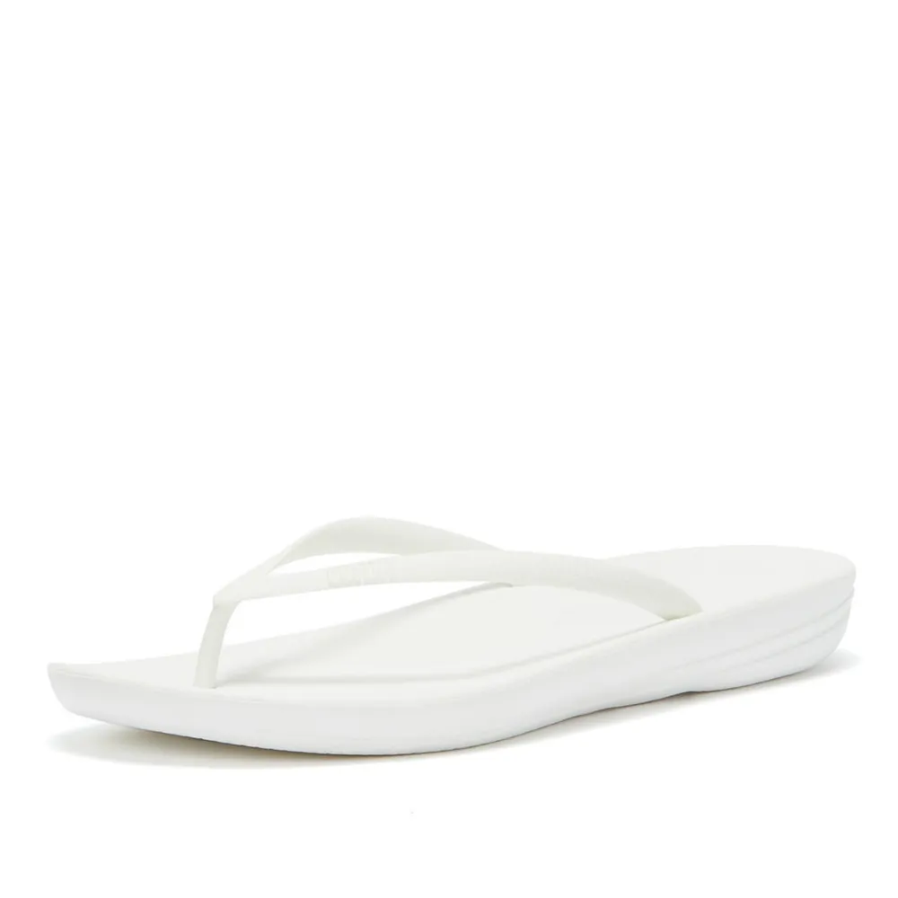 FitFlop iQushion Ergonomic Thongs White