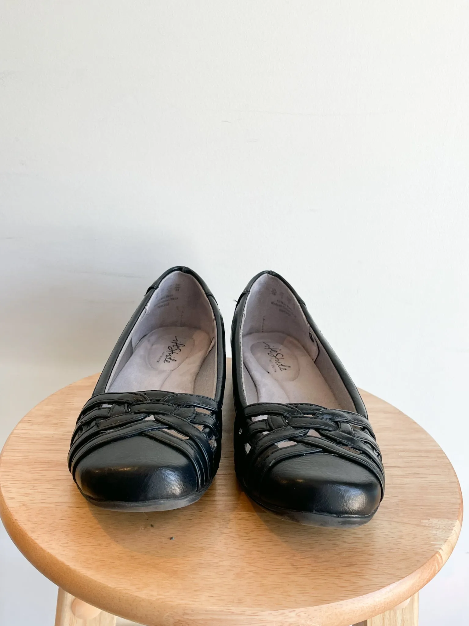 Life Stride Black Cutout Cushioned Flats - Size 7