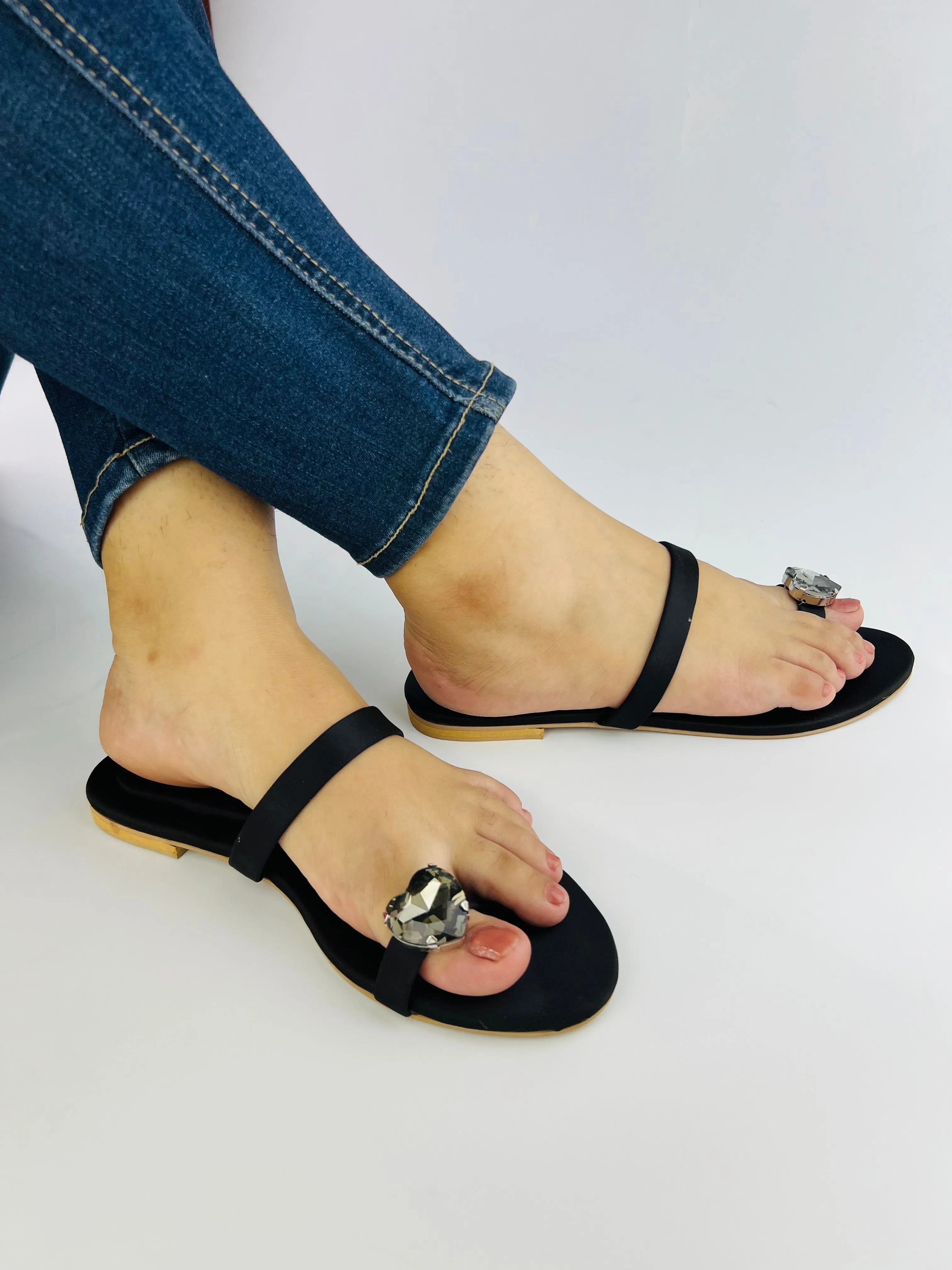 Spunkz Black Heart Ring Toe Flats - Black Diamond Toe Ring Slip-On Slides