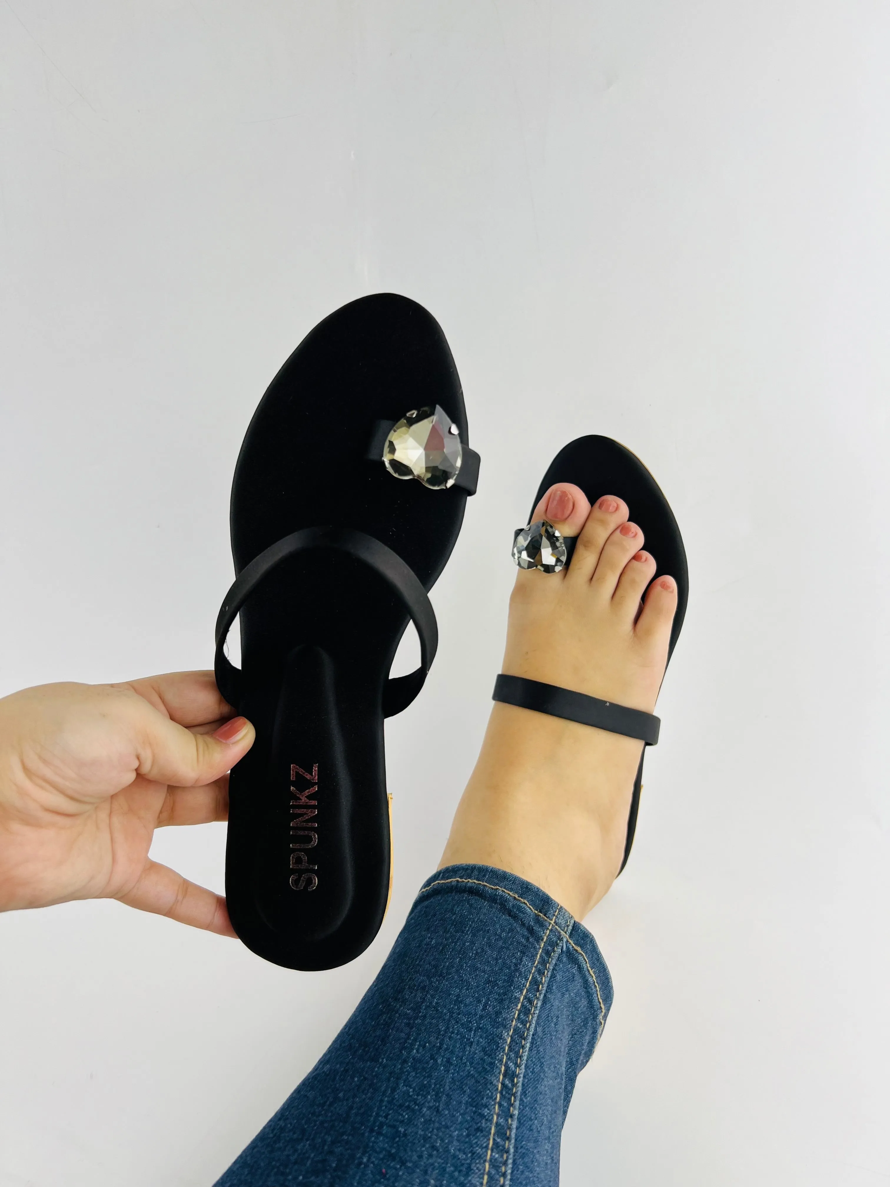 Spunkz Black Heart Ring Toe Flats - Black Diamond Toe Ring Slip-On Slides