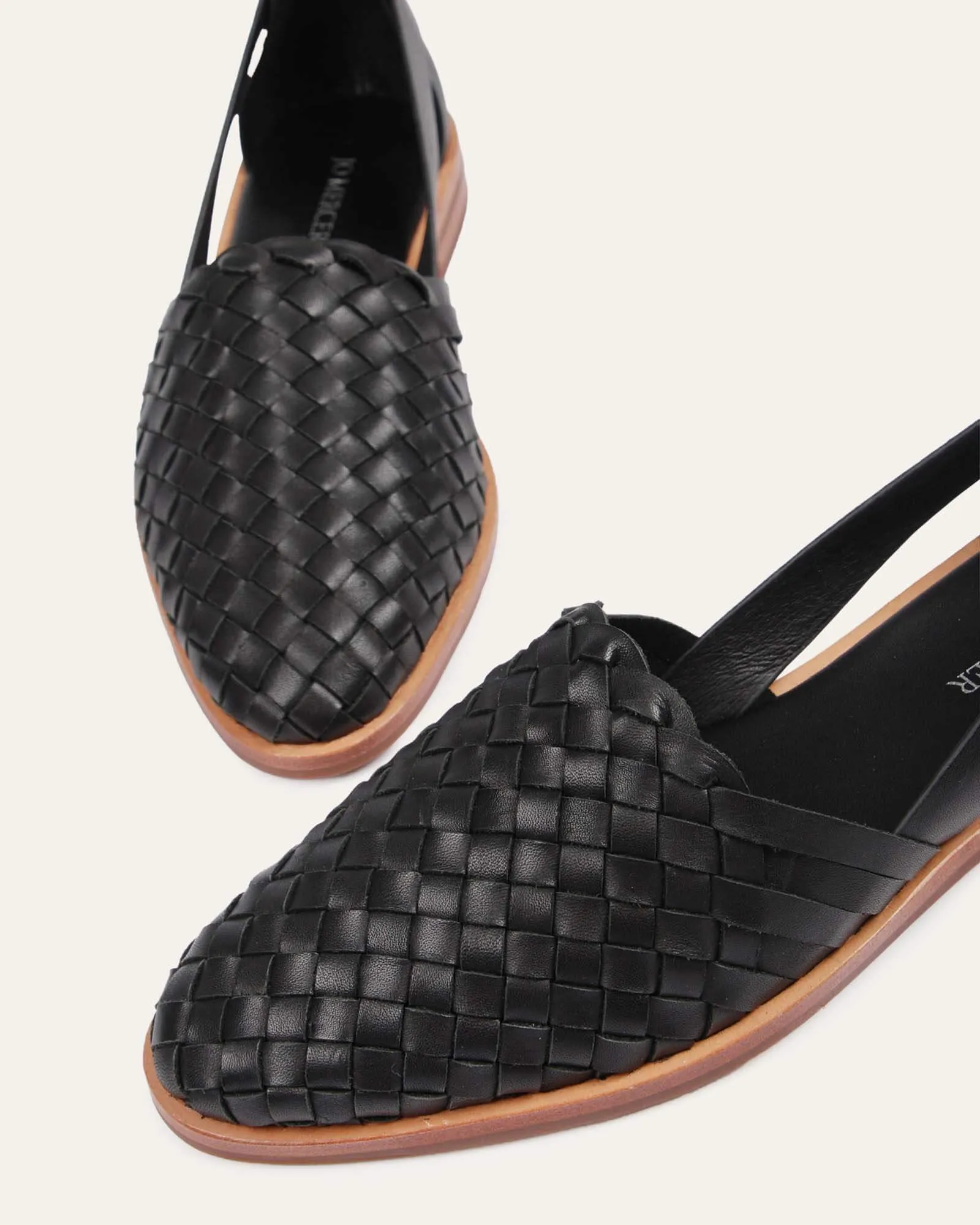 WISDOM CASUAL FLATS BLACK LEATHER